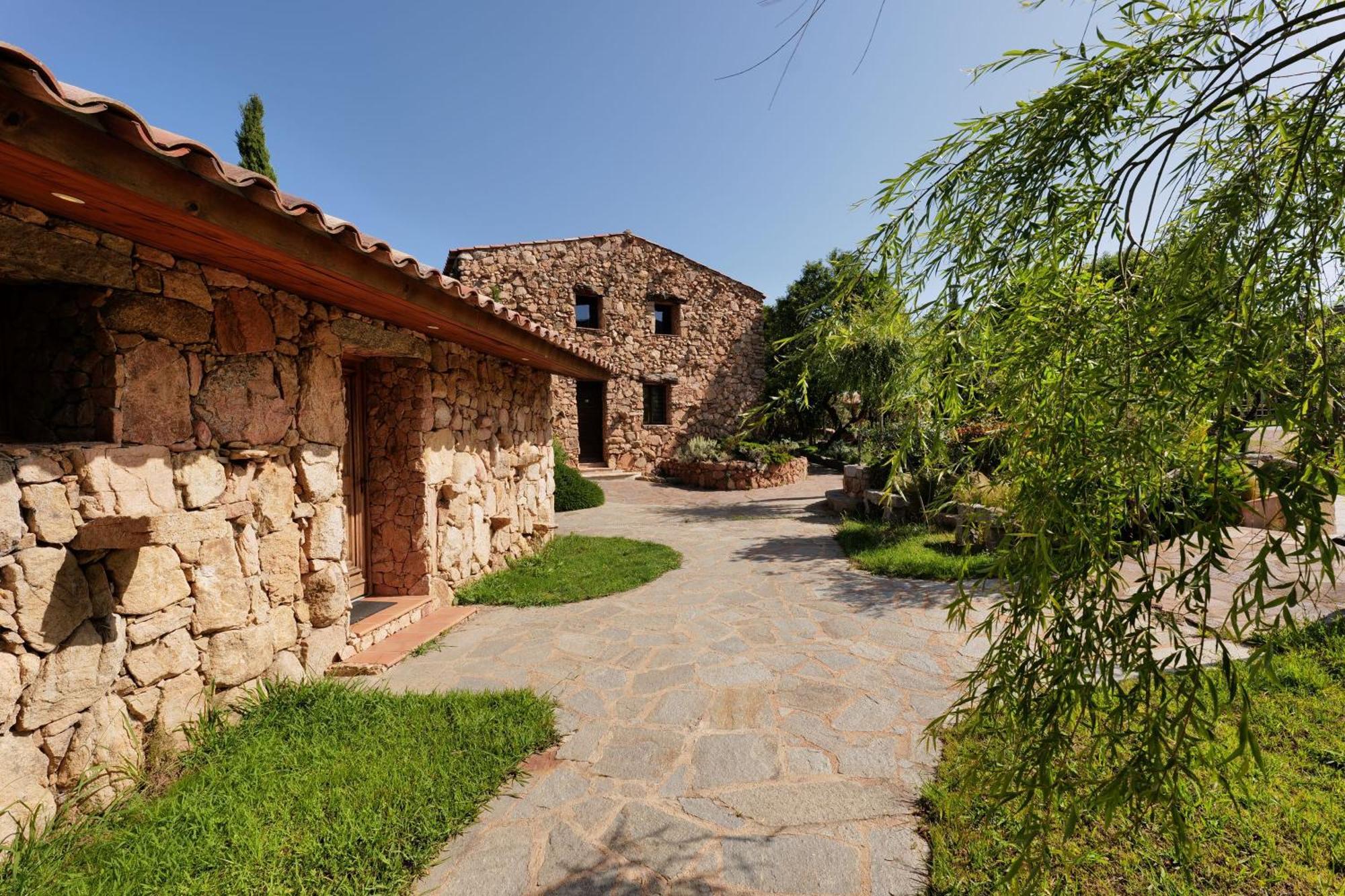 Domaine Pozzo Di Mastri Hotel & Spa Фігарі Екстер'єр фото